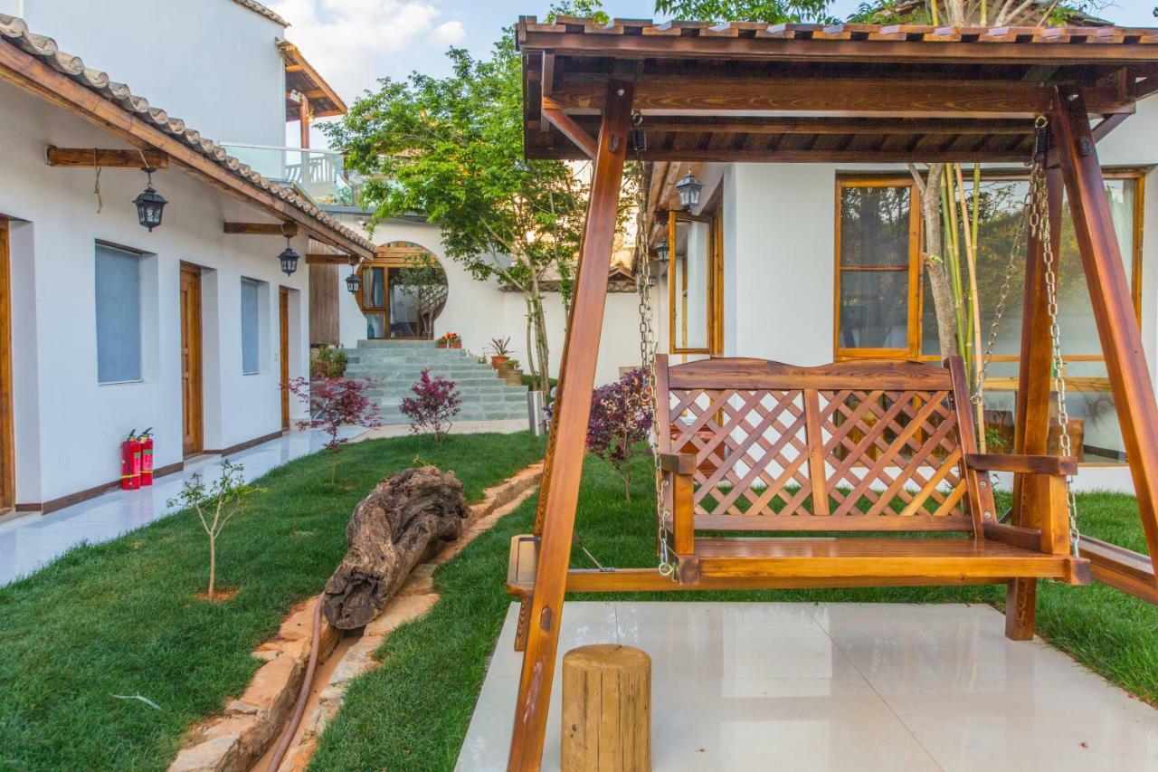 Swallow Nest Guesthouse Куньмін Екстер'єр фото