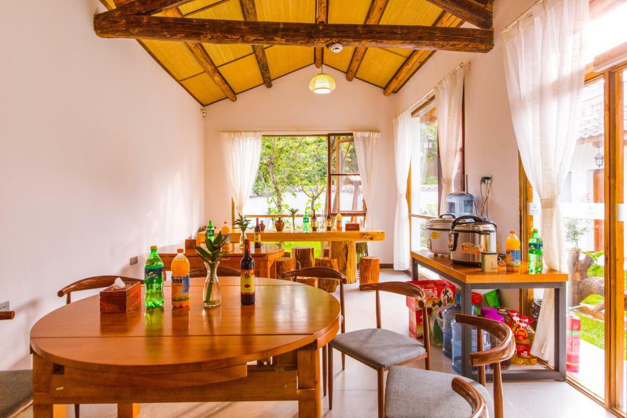 Swallow Nest Guesthouse Куньмін Екстер'єр фото